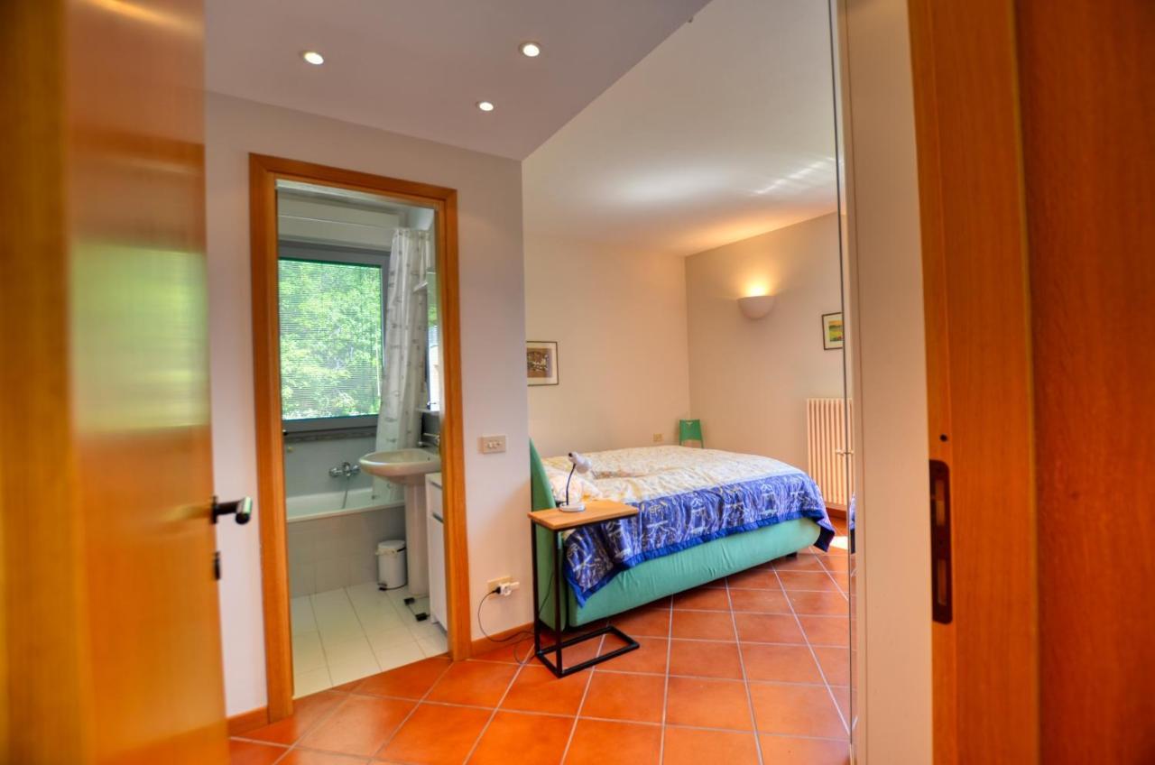2-Bedroom Lakeview Apartment Bella Gaeta San Siro  Kültér fotó