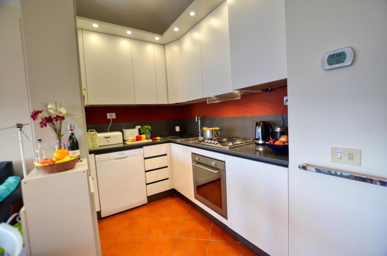 2-Bedroom Lakeview Apartment Bella Gaeta San Siro  Kültér fotó