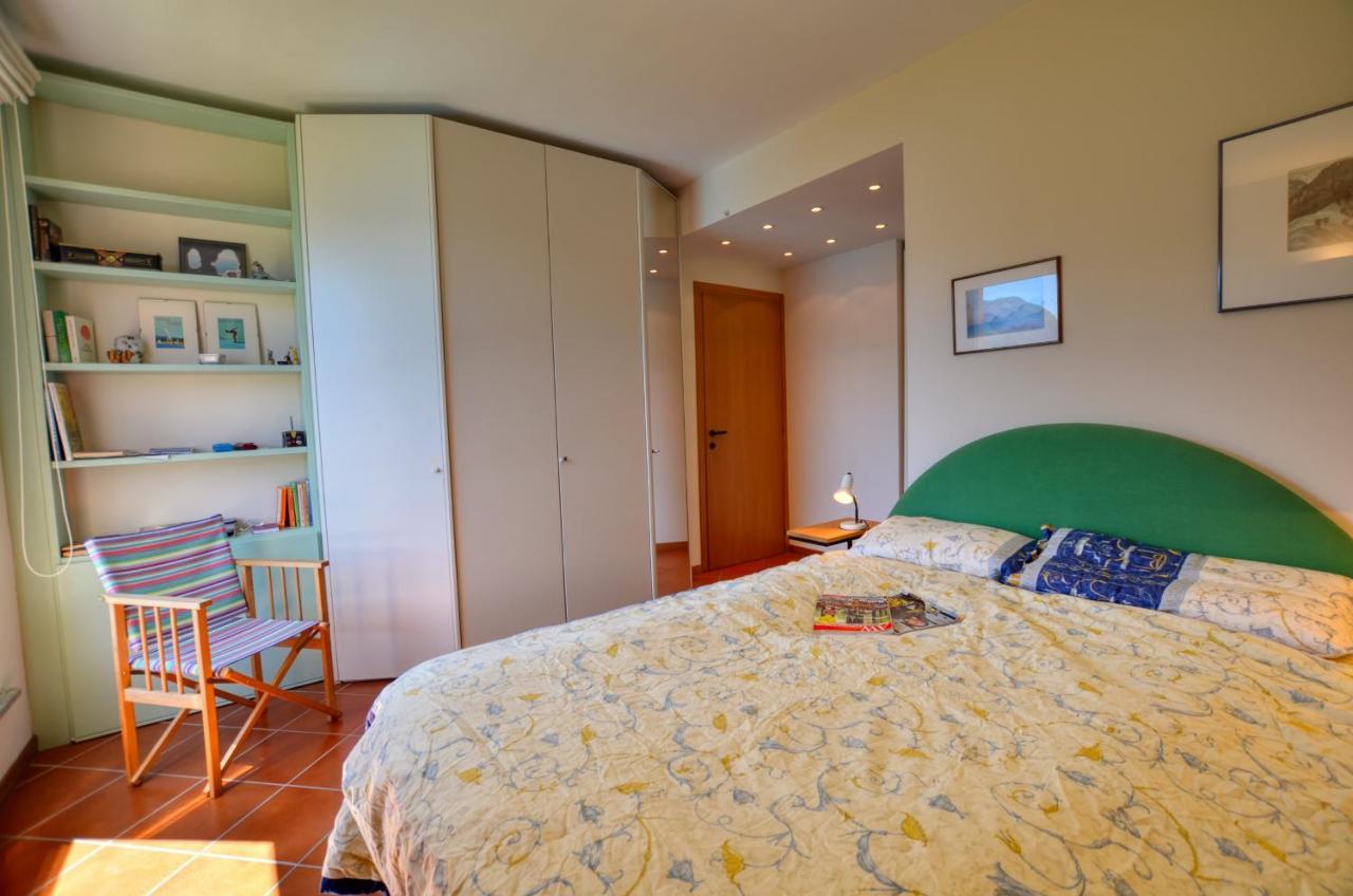 2-Bedroom Lakeview Apartment Bella Gaeta San Siro  Kültér fotó